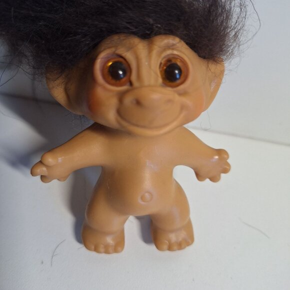 Vintage Troll Uneeda Wishnik Doll Long Black or Dark Brown Hair Amber Eyes 3" - Picture 2 of 9